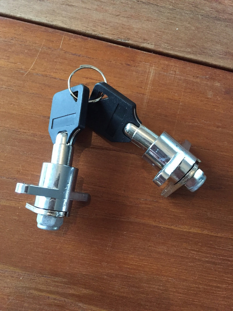 The Lord of the Tools 2pcs Verrouillage de Bagages Sacoches 2 Clés Ensemble de Verrouillage de Sacoche Rigide Compatible avec Harley-Davidson Touring Modèles FLH/T 2014 The Lord of the Tools 2pcs Verrouillage de Bagages Sacoches 2 Clés Ensemble de Verrouillage de Sacoche Rigide Compatible avec Harley-Davidson Touring Modèles FLH/T 2014